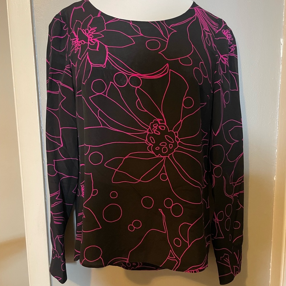 Akris Punto Relaxed Graphic Black and Pink Blouse